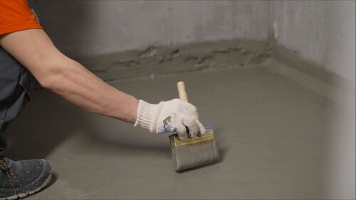 The,Process,Of,Applying,Mortar,-,Waterproofing,To,A,Concrete